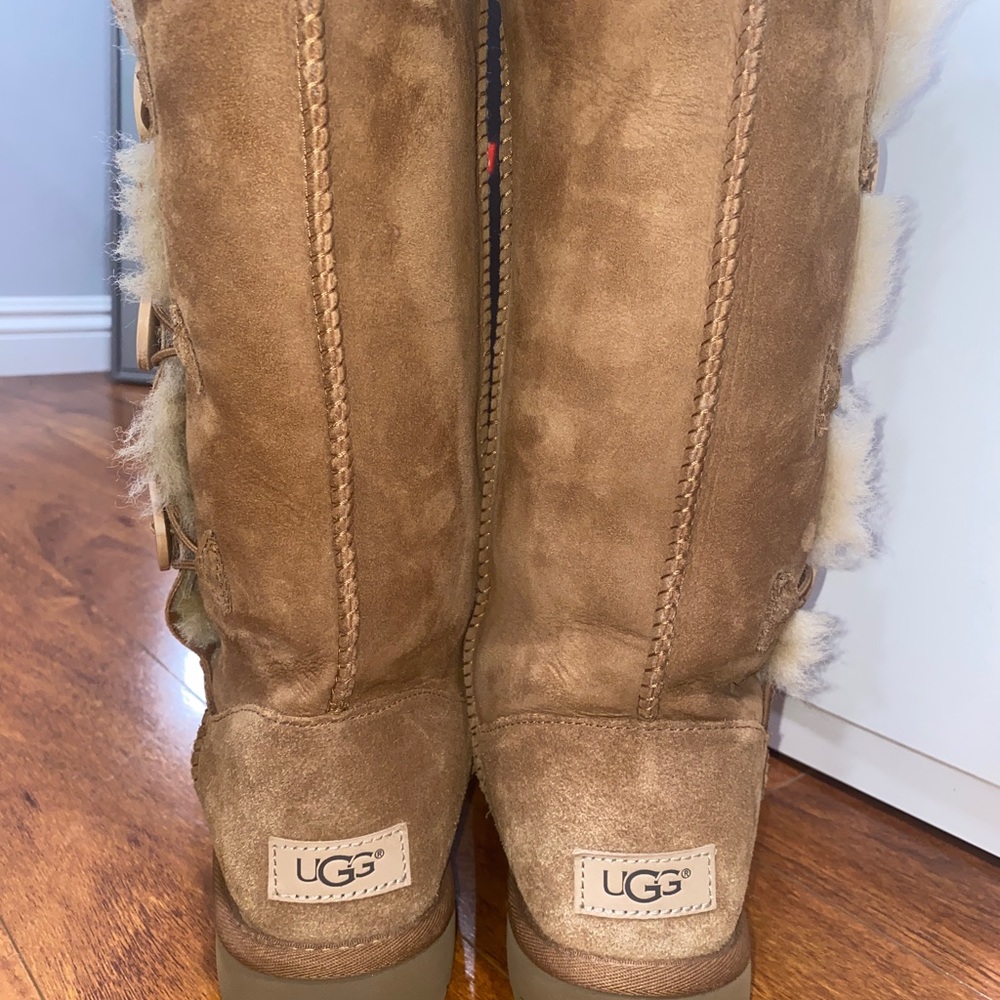 Ugg Bailey Button Triple Chestnut - image 5